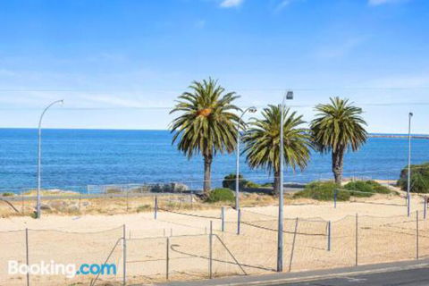 Bayline Beachfront Apartment No 4 - 2032 Olympic Games 2