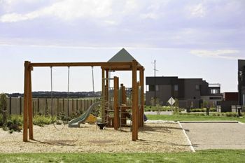 Stylish 3 Bedroom Condo - 2032 Olympic Games 2