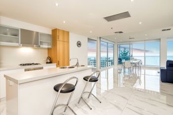 Penthouse Liberty Towers - 2032 Olympic Games 3