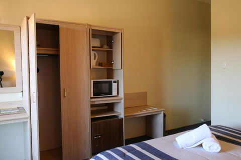 Blue Mountain Motel - 2032 Olympic Games 2