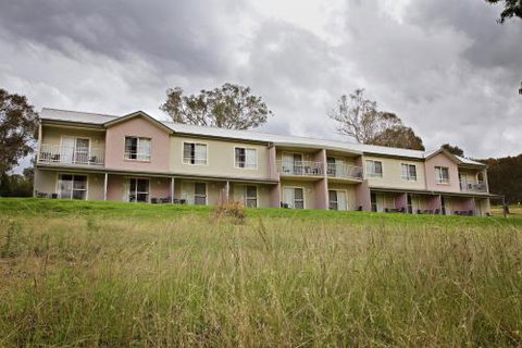 BATHURST GOLDFIELDS MOTEL On MOUNT PANORAMA - 2032 Olympic Games 1