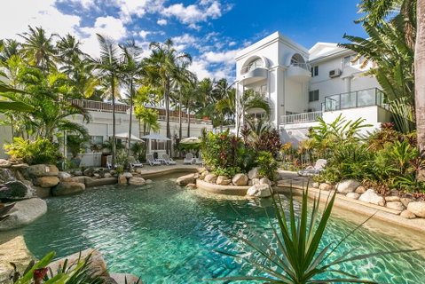 Poolside Apt In Alamanda Beachfront Resort 67 - 2032 Olympic Games 1