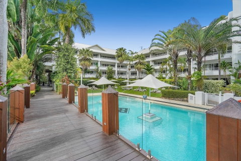 Poolside Apt In Alamanda Beachfront Resort 41 - 2032 Olympic Games 1
