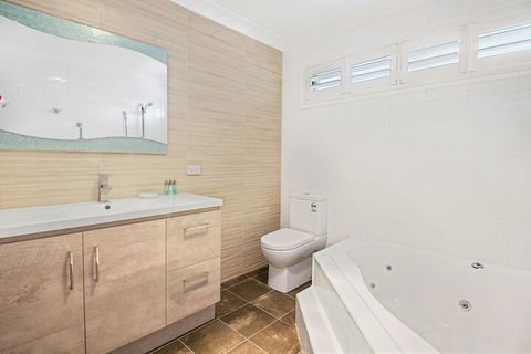 Forresters Beach Bed & Breakfast - 2032 Olympic Games 1