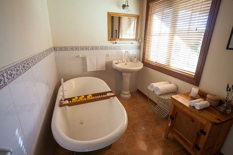 Margate Cottage Boutique Bed & Breakfast - 2032 Olympic Games 3