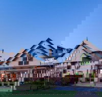 Seahorse Inn - 2032 Olympic Games