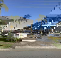 Cook's Endeavour Motor Inn - 2032 Olympic Games