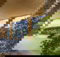 Hi Way Eight Motor Inn - 2032 Olympic Games