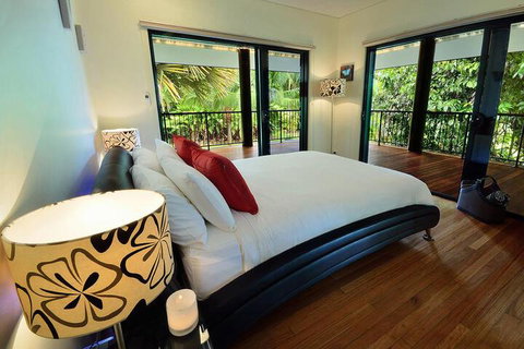 Misty Mountains Rainforest Retreat - 2032 Olympic Games 2