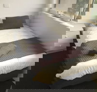 Moody's Motel - 2032 Olympic Games