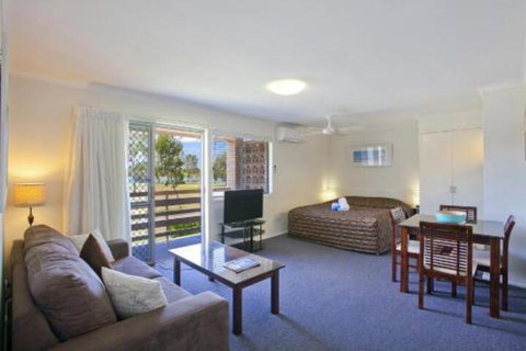 Regency Waterfront Motel - 2032 Olympic Games 0