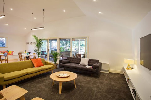 Sunny Side Up B&B - 2032 Olympic Games 6