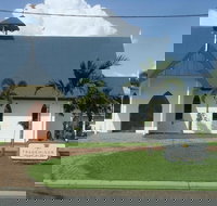 Kurrmine Beach Motel - 2032 Olympic Games