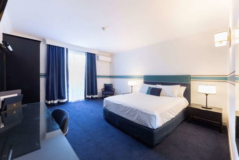 Ramada by Wyndham Diplomat Canberra - 2032 Olympic Games 3