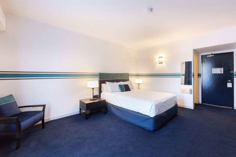 Ramada by Wyndham Diplomat Canberra - 2032 Olympic Games 4