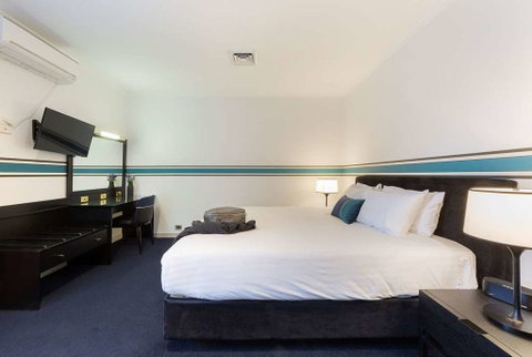 Ramada by Wyndham Diplomat Canberra - 2032 Olympic Games 6