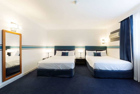 Ramada by Wyndham Diplomat Canberra - 2032 Olympic Games 7