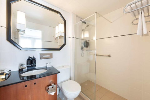 Ramada by Wyndham Diplomat Canberra - 2032 Olympic Games 10
