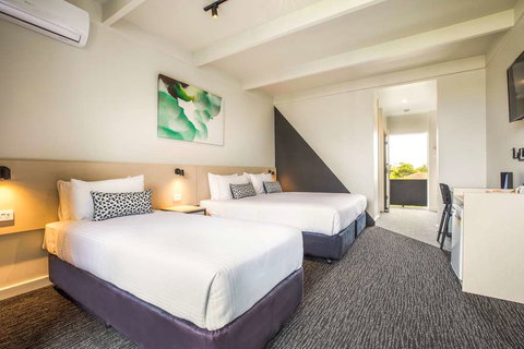 Nightcap at Seaford Hotel - 2032 Olympic Games 7