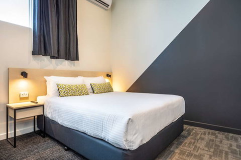 Nightcap at Seaford Hotel - 2032 Olympic Games 8