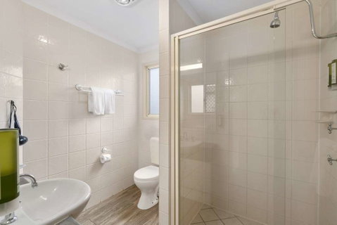 Caboolture Central Motor Inn, SureStay Collection - 2032 Olympic Games 9