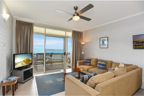 The Dolphins Beachfront Apartments - 2032 Olympic Games 13