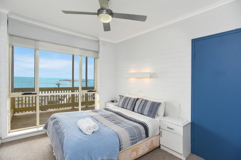 The Dolphins Beachfront Apartments - 2032 Olympic Games 14