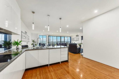 BENGALEE EXECUTIVE TOWNHOUSE- MODERN & STYLISH - 2032 Olympic Games 7