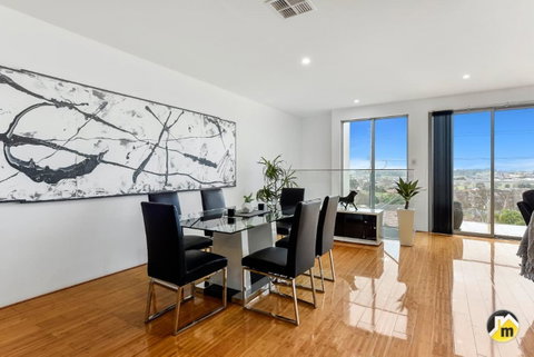 BENGALEE EXECUTIVE TOWNHOUSE- MODERN & STYLISH - 2032 Olympic Games 13