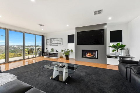 BENGALEE EXECUTIVE TOWNHOUSE- MODERN & STYLISH - 2032 Olympic Games 5