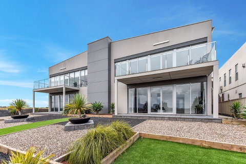 BENGALEE EXECUTIVE TOWNHOUSE- MODERN & STYLISH - 2032 Olympic Games 1