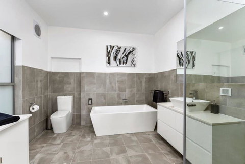 BENGALEE EXECUTIVE TOWNHOUSE- MODERN & STYLISH - 2032 Olympic Games 8