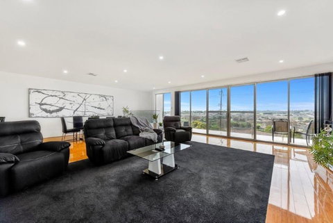 BENGALEE EXECUTIVE TOWNHOUSE- MODERN & STYLISH - 2032 Olympic Games 0