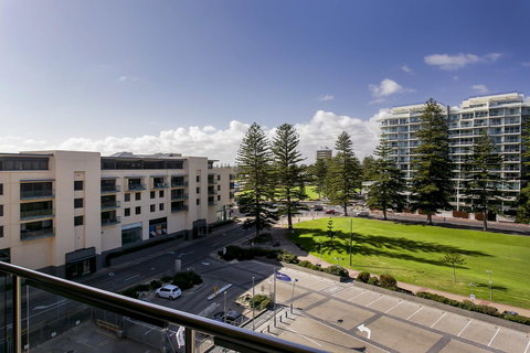 Glenelg Holiday Apartments-Pier - 2032 Olympic Games 7