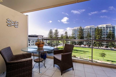 Glenelg Holiday Apartments-Pier - 2032 Olympic Games 6
