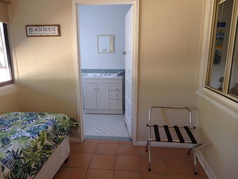 Lazy Lobster Holiday Units & Chalets - 2032 Olympic Games 7