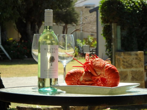 Lazy Lobster Holiday Units & Chalets - 2032 Olympic Games 0