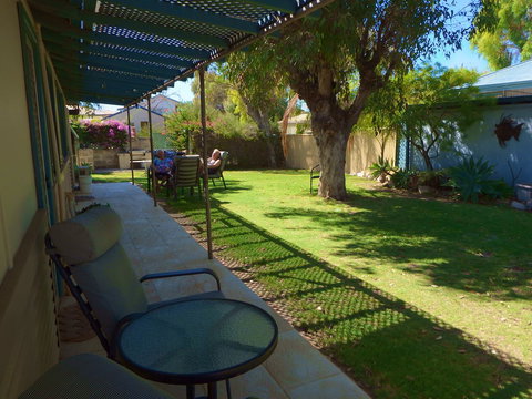 Lazy Lobster Holiday Units & Chalets - 2032 Olympic Games 30