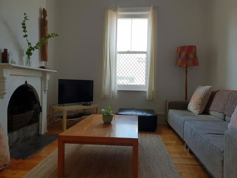 Captain\'s Heritage Cottage - Central Fremantle 2 Bedroom Historic Cottage - 2032 Olympic Games 2