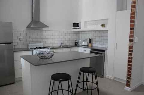 Captain\'s Heritage Cottage - Central Fremantle 2 Bedroom Historic Cottage - 2032 Olympic Games 5