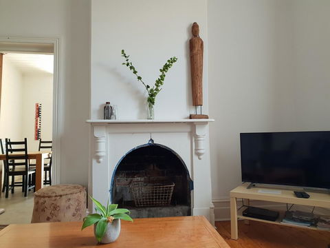 Captain\'s Heritage Cottage - Central Fremantle 2 Bedroom Historic Cottage - 2032 Olympic Games 8