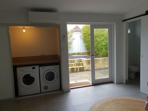 Captain\'s Heritage Cottage - Central Fremantle 2 Bedroom Historic Cottage - 2032 Olympic Games 14
