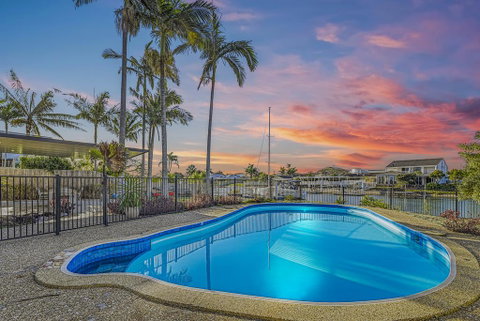 CANAL HOME NEAR MOOLOOLABA - 2032 Olympic Games 1