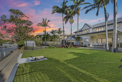 CANAL HOME NEAR MOOLOOLABA - 2032 Olympic Games 0