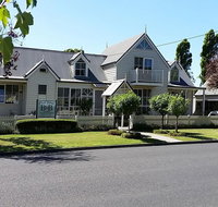Creek Cottage Bed And Breakfast