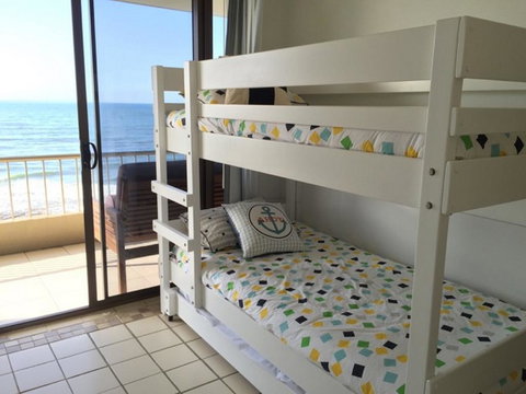 Edgecliffe Unit 7, 4 Bulcock Beach Esplanade Kings Beach - 2032 Olympic Games 2