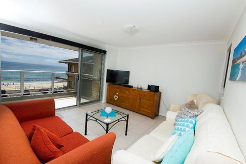 El Sandi, Unit 11, 14-18 North Street - 2032 Olympic Games 2