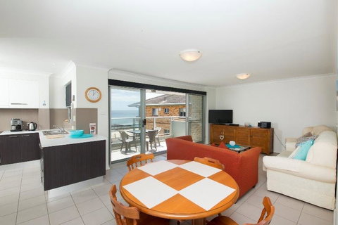 El Sandi, Unit 11, 14-18 North Street - 2032 Olympic Games 3