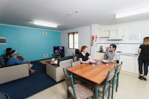 Erica Underwood House 6 Bedroom Flat - 2032 Olympic Games 3