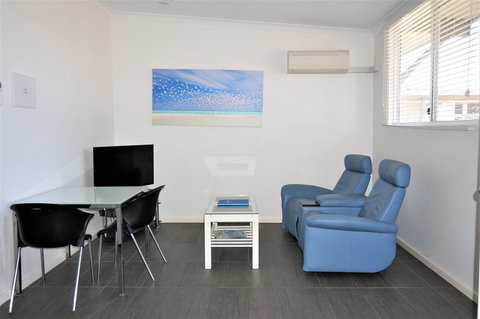 Getaway Villas Unit 38-2 - 1 Bedroom Self-Contained Accommodation - 2032 Olympic Games 2